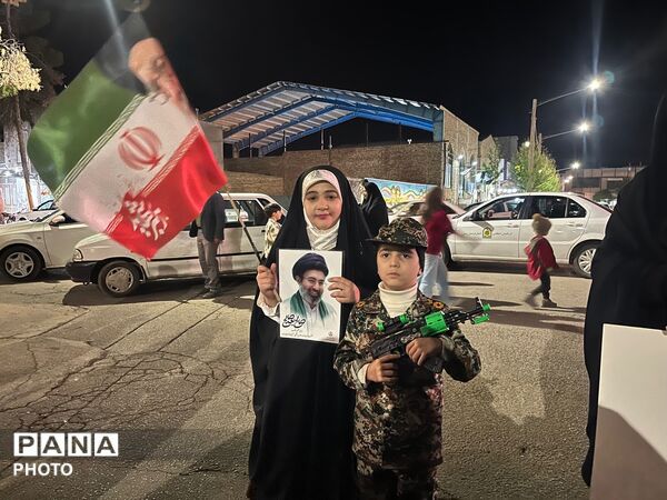 با این که کودکم ، اما ایرانیم
