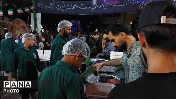 چایخانه فاطمه الزهرا در نود و دومین شب از اجتماعات مردمی 