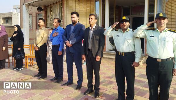 گرامیداشت هفته نیروی انتظامی در دبستان شهید مفتح
