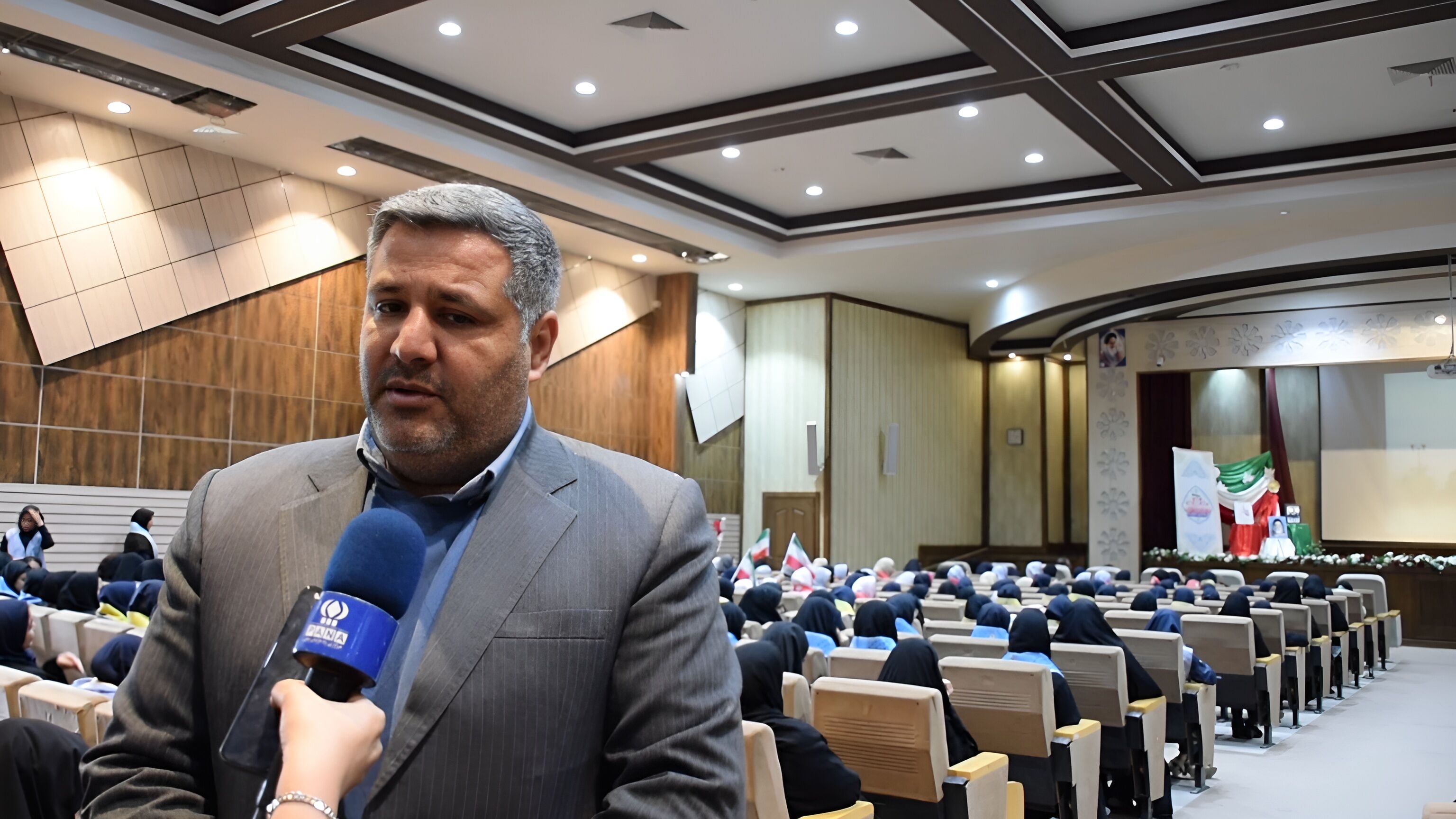 مردم باید نظارت بر بازار را حس کرده و در عمل ببینند 