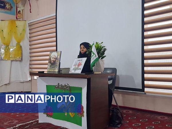 بازدید مادر شهید از مدرسه شاهد تکتم 