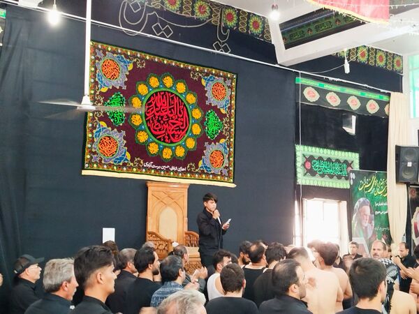 حضور هیات های روستای فدافن در هیئت حسینی در روز عاشورا