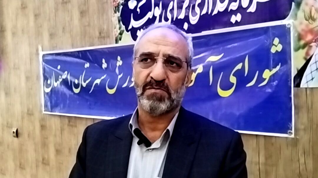 رسانه ها معلمین شاخص را به عنوان الگوهای برتر به جامعه معرفی کنند