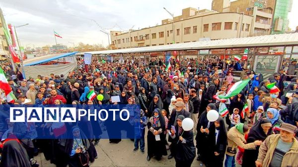 تجلی ولایتمداری در مسیر ۲۲ بهمن