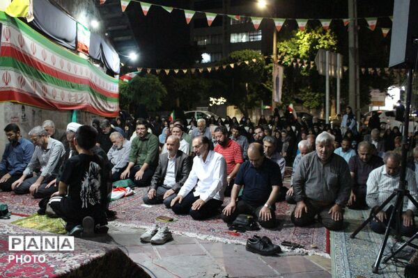 برپایی نماز استغاثه به امام عصر (عج) در مسجد ثامن‌الحجج شاهین‌ویلا