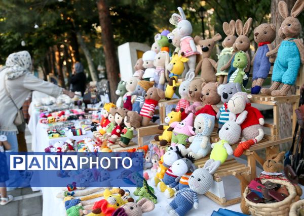 عصر بازار هنرمندان مشهدی در روزهای پنجشنبه