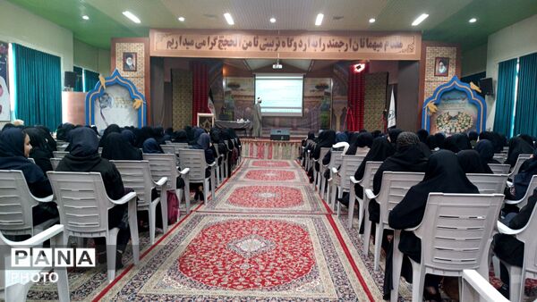 نشست تبیینی اعضای شورای دانش آموزی نواحی مشهد