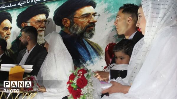 عقد سه زوج جوان در دل راهپیمایی مردمی، آغاز  زندگی مشترک با عطر همدلی و اتحاد