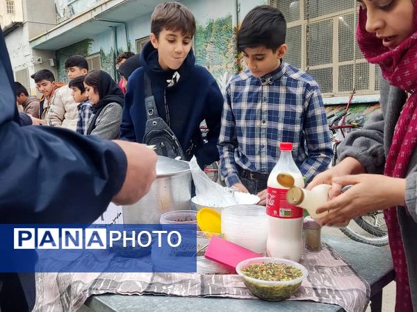 برپایی بازارچه دانش‌آموزی به‌مناسبت عید مبعث 