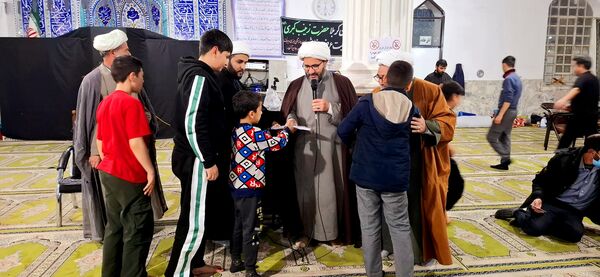برگزاری مراسم اعتکاف پدر پسری در مسجد جامع آشخانه