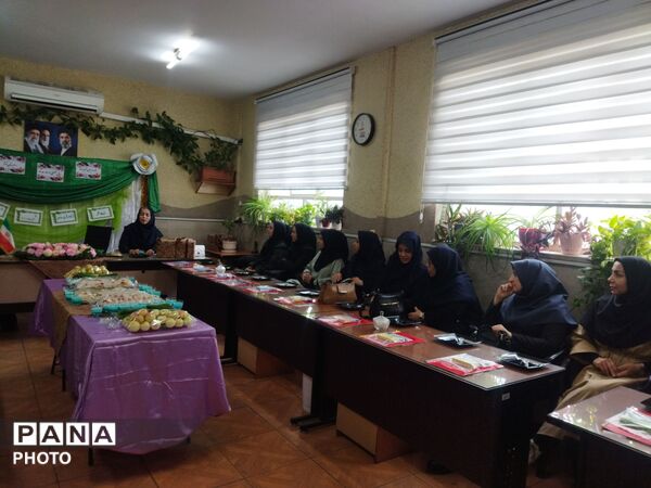  جلسه دبیران با موضوع بازگشایی مدرسه