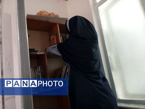 غبارروبی نمازخانه‌ دبستان ناهید نخودی نیشابور