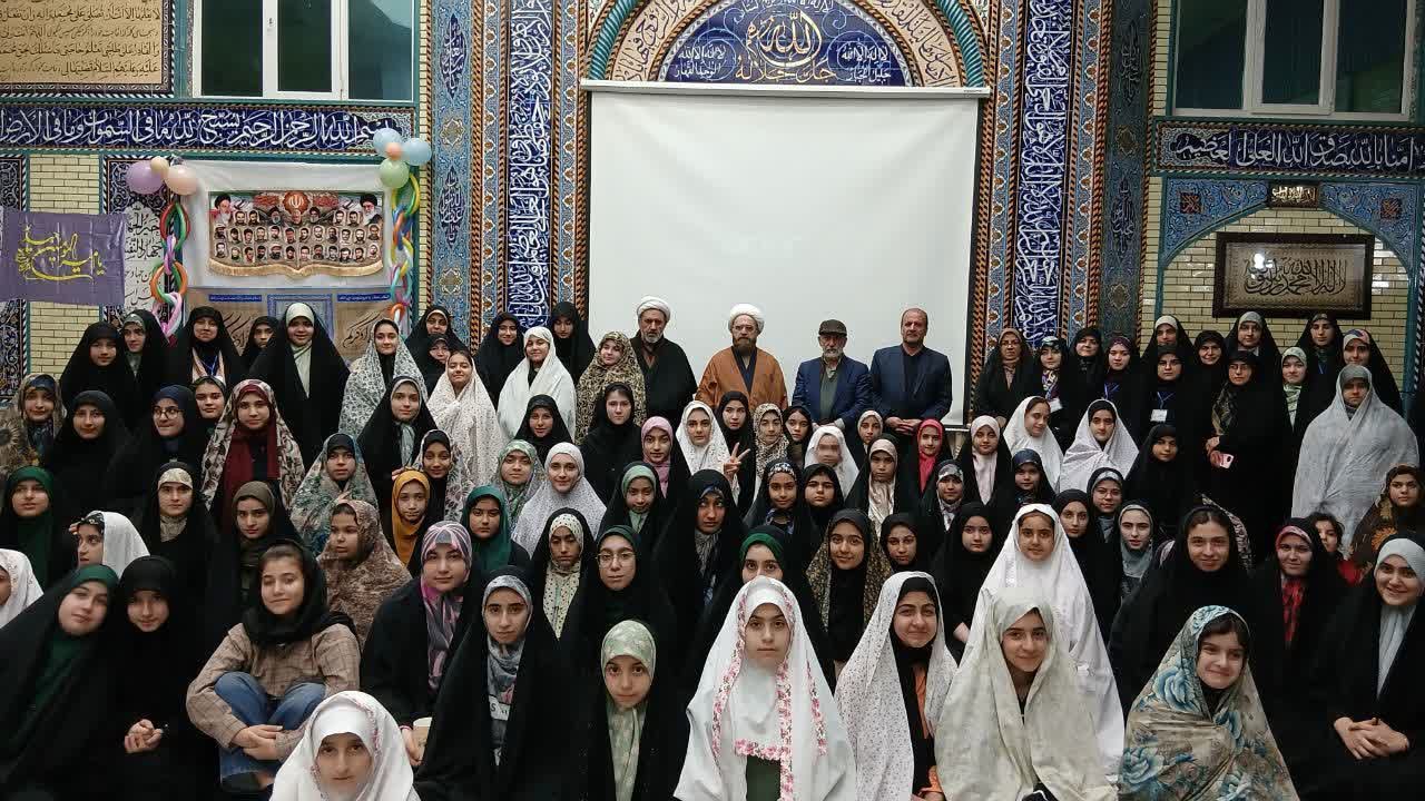 ۵۲۴ نفر در اعتکاف فومن شرکت کردند که بیش از ۲۵۰ نفر نوجوان و جوان بودند