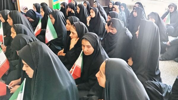 جشن دهه فجر در مجتمع فرهنگی، آموزشی و خوابگاهی حضرت فاطمه معصومه (س) دیشموک