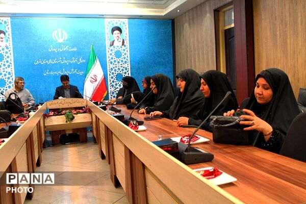 نشست هم‌اندیشی مربیان طرح «امین» مدارس  بهارستان دو 