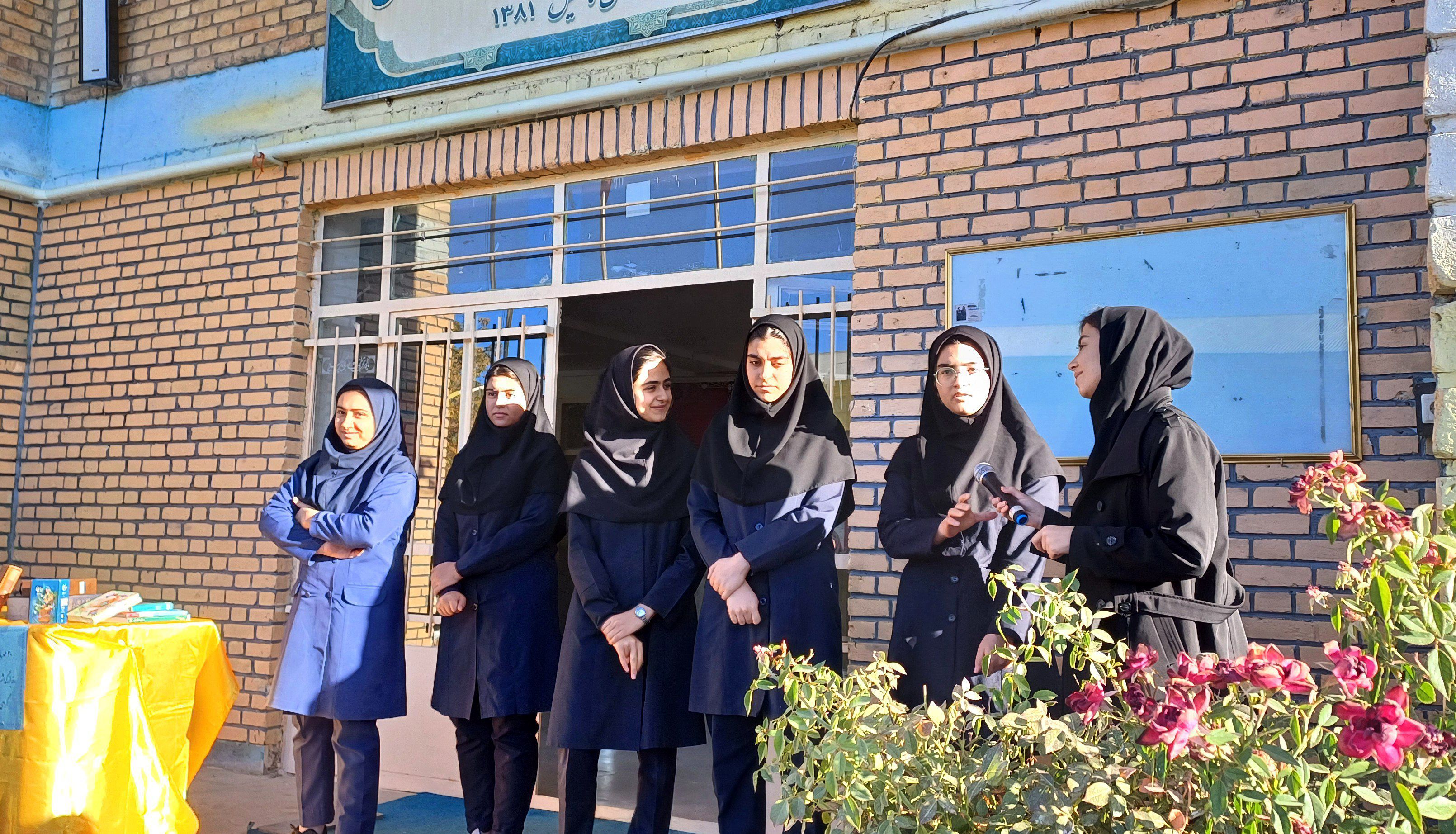 مراسم بزرگداشت حافظ در مدرسه دارالفنون رزن