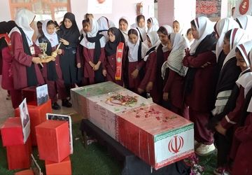 تشییع پیکر مطهر شهید گمنام در دبستان شهید محمد دادی‌زاده