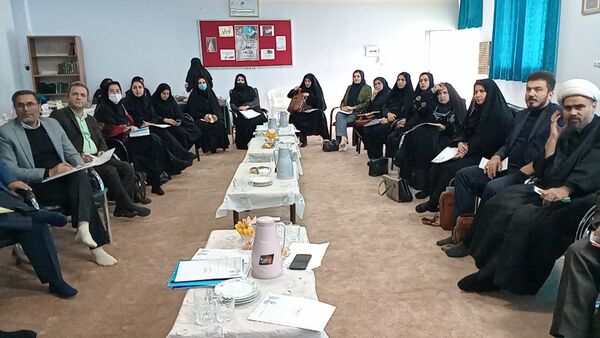 نشست توانمندسازی مدیران؛ گامی به‌سوی هدایت تحصیلی مؤثر در مدارس متوسطه دوره اول ناحیه ۷