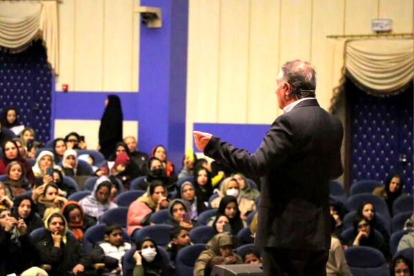 همایش راهکارهای اختلالات یادگیری دانش آموزان در نجف آباد 