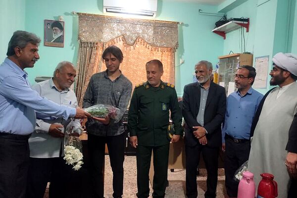 تجلیل از مدیر و کارکنان مدرسه نمونه رازی سعدآباد