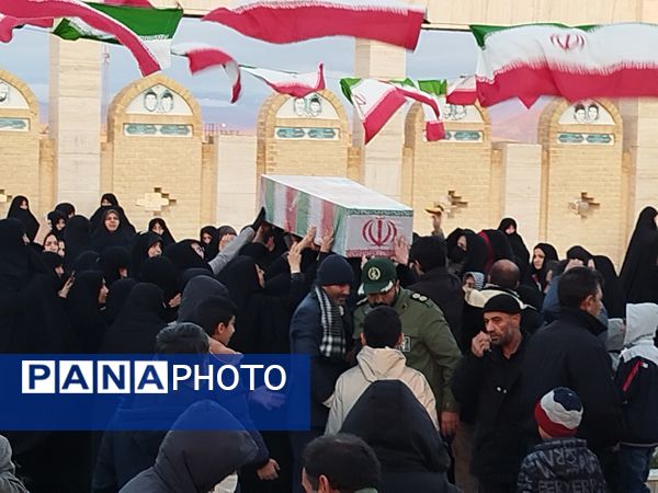 استقبال از شهدای گمنام در شهر درق