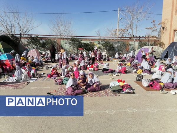 گرامیداشت ایام الله دهه  فجر در دبستان زنده یاد نوحی 