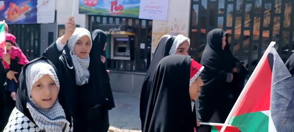 مردم فارسان یکپارچه در حمایت از قدس به خیابان آمدند