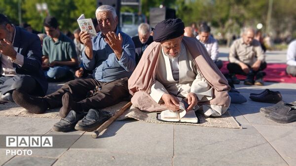 دعای پرفیض عرفه در تویسرکان