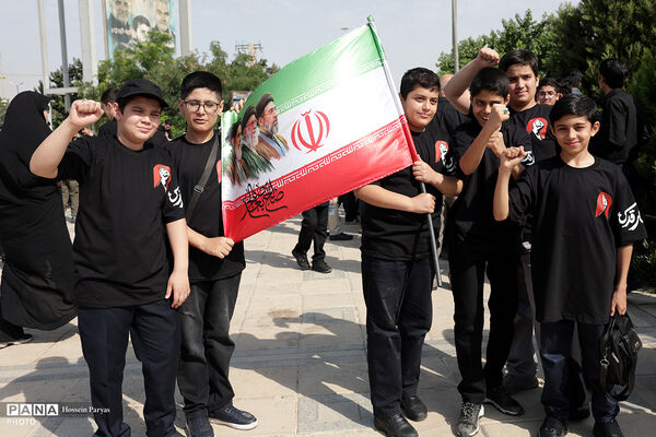 برگزاری همایش بزرگ جمع‌خوانی دانش‌آموزان با اجرای سرود و نوحه حماسی «باید برخاست»
