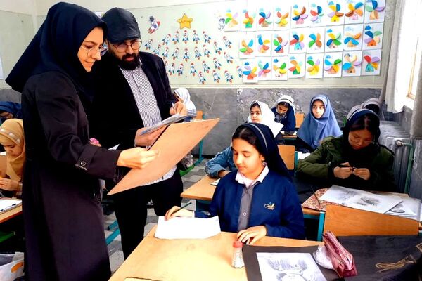 مسابقات هنر و خلاقیت دانش‌آموزان در مدرسه ۱۰ دی