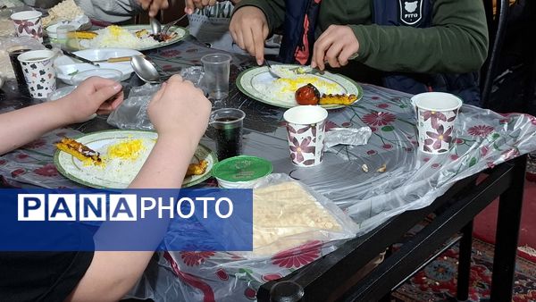 افطار دوستانه دبیرستان ملاصدرا؛ لحظاتی به یادماندنی برای دانش‌آموزان