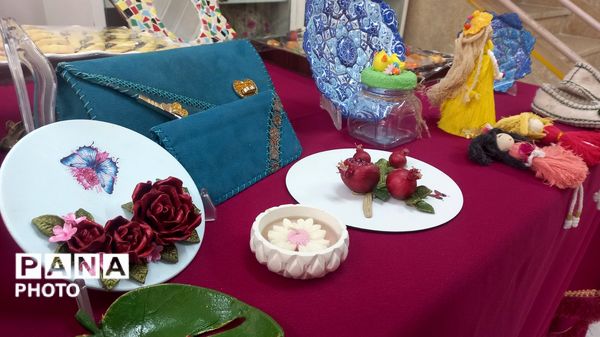 افتتاحیه کافه دخترانه «بابونه» در شهرکرد