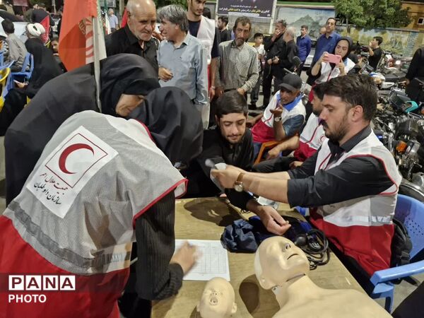 حضور میدانی امدادگران هلال‌احمر تویسرکان در یادواره شهدای زنان جنگ رمضان