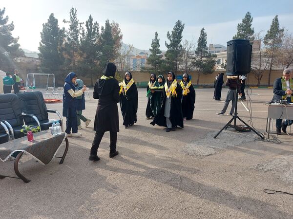 مانور زلزله استانی در هنرستان دخترانه محمودیه ناحیه ۶(2)