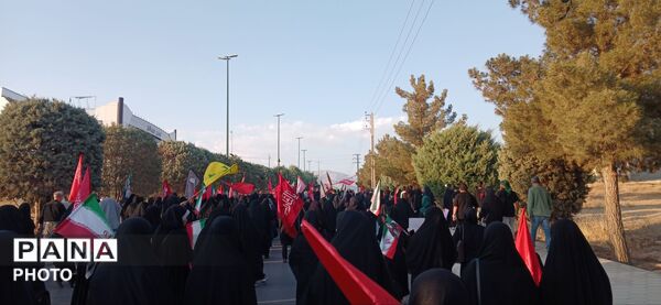 پیاده رویی جاماندگان اربعین حسینی از میدان مادر تا میدان شهرداری  ساوجبلاغ