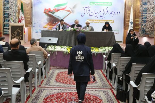 نشست صمیمی هم‌افزایی مربیان قرآنی استان خراسان رضوی