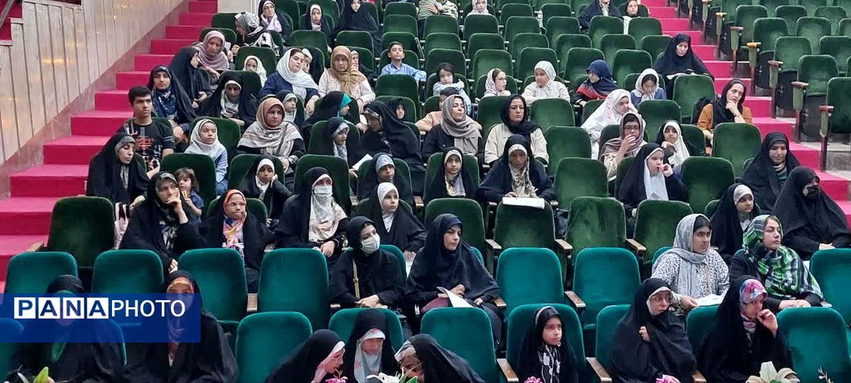 مسابقه حفظ ۱۴ سوره از قران کریم در سالگرد ارتحال امام خمینی (ره)