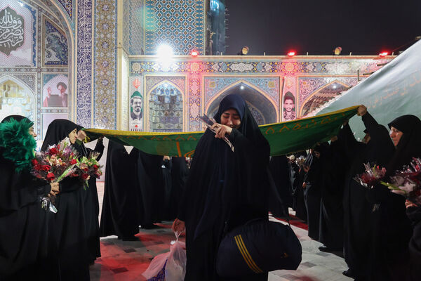 وداع معتکفین رجبیه در حرم مطهر رضوی