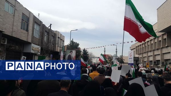 جلوه هایی از راهپیمایی جشن پیروزی انقلاب در شهر قم