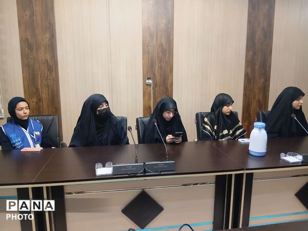 جلسه توجیهی و آموزشی دانش‌آموزان خبرنگار پانا اعزامی  استان البرز به مراسم وداع و تشییع قائد امت 