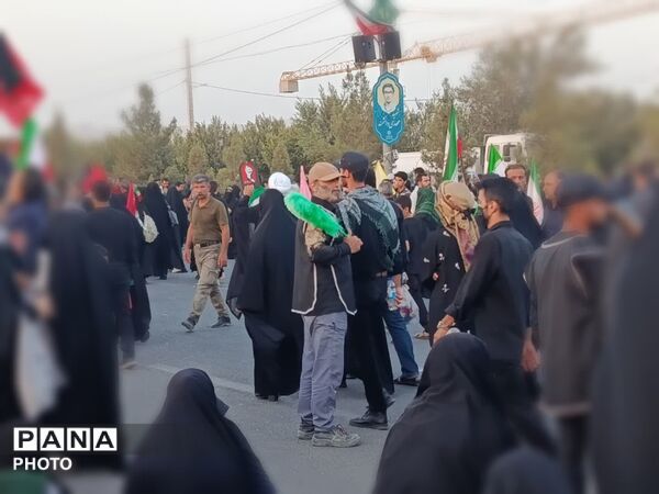 تلاقی دریای سرخ و سیاه مردم در حماسه وداع با قائد امت
