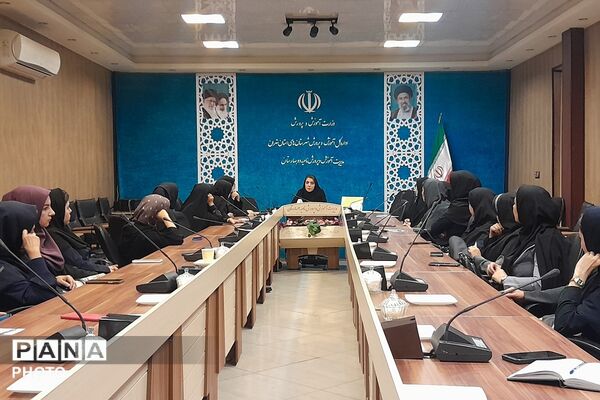 جلسه‌ هم‌افزایی‌ مربیان‌ کودکستان ناحیه دو بهارستان