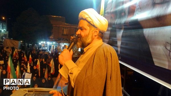 طنین دوباره شعارهای وفاداری در نورآباد؛ نود و هشتمین شب بیعت با رهبر انقلاب