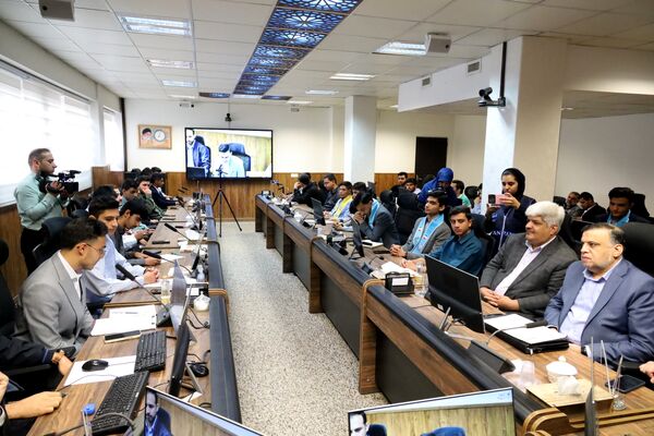 دیدار معاون پرورشی و فرهنگی وزارت آموزش‌وپرورش با نمایندگان پسر تشکل‌های دانش‌آموزی شیراز