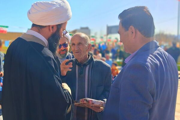 طنین زنگ انقلاب در مدرسه فرزانگان شهرستان باشت