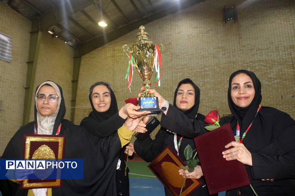 مسابقات تنیس روی میز فرهنگیان یادواره شهدای تربیت‌بدنی در سالن آزادگان استان بوشهر 