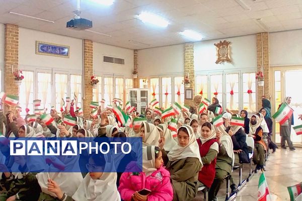 جشن پیروزی انقلاب اسلامی در مدرسه دکتر کیهانی1