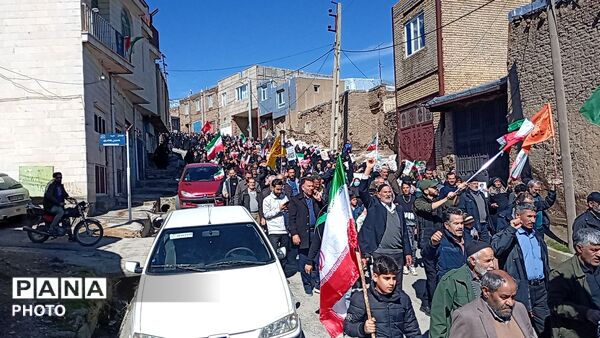 راهپیمایی مردم شهر علی آباد دمق به‌مناسبت روز ۱۲ فروردین