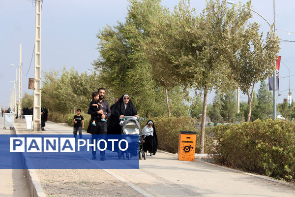 پیاده‌روی خانوادگی جاماندگان اربعین حسینی(ع) در قم