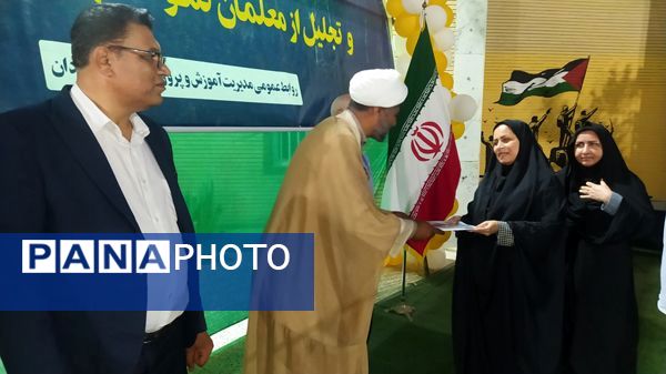 پاسداشت فرهنگیان و تقدیر از برترین‌های رودانی